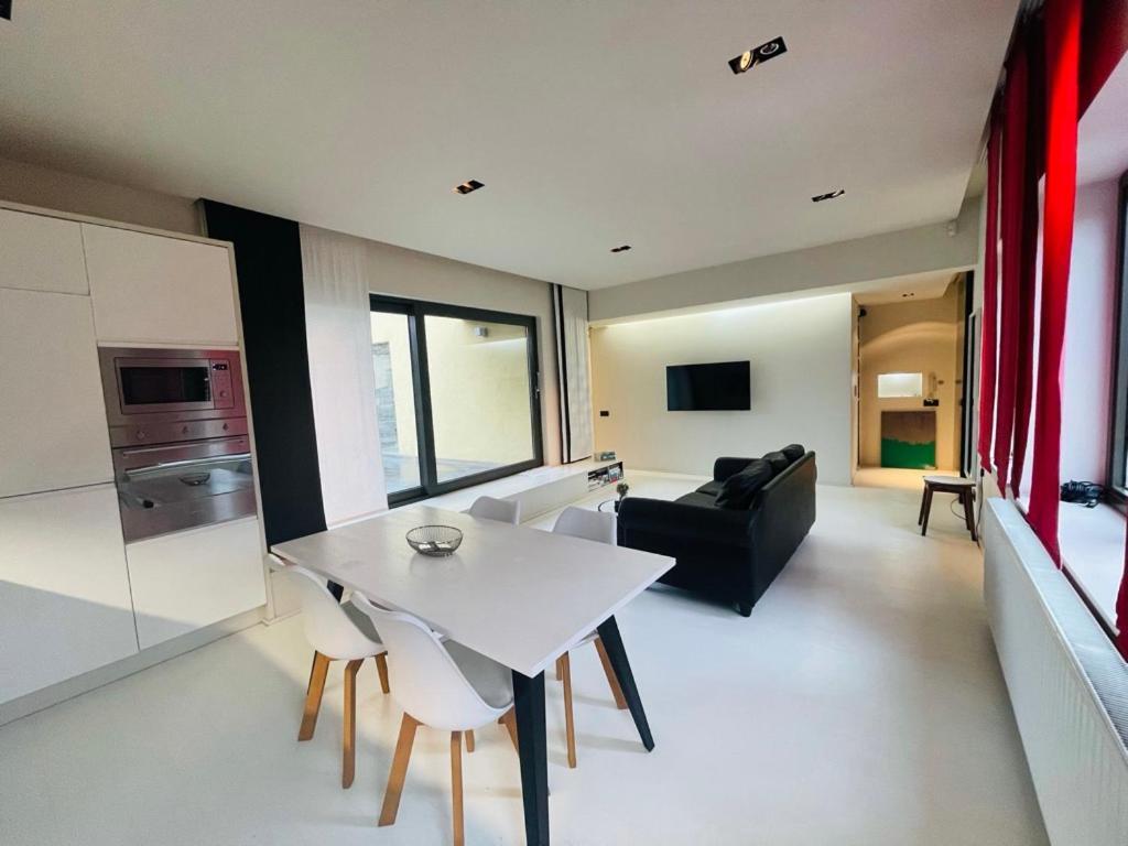 Down Town Penthouse With Private Parking Apartment บรัสเซลส์ ภายนอก รูปภาพ